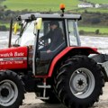 (Video) Ovo se ne viđa svakog dana! Princeza Kejt sela u traktor, Vilijam preuzeo volan, a onda su priredili pravo iznenađenje…