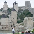 Dunav je u ovom mestu Srbije širok samo 370 metara, ali susedi do mosta putuju 120 kilometara