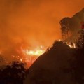 Na Siciliji kao u grotlu, požari na jugu Italije odneli četiri života (VIDEO)