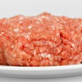 NEBEZBEDNA HRANA U NOVOM SADU: Sa gradskog tržišta povučeno više od 1,3 tone mesa