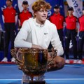 Janik Siner pobedio Medvedeva i osvojio turnir u Pekingu