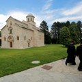 Manastir Visoki Dečani demantuje da kupuje kuće lokalnih Srba