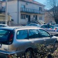 Ovo je mesto gde je izrešetan poznati zemunac Seo u automobil, napadač u njega ispalio više hitaca i pobegao (foto+video)