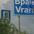 Drska krađa u Kosovskoj ulici u Vranju: Ženi oteli novčanik i telefon,policija ih brzo stigla