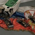 Blokaderi u SKC gazili srpsku zastavu