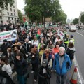 " Oporezujte bogate": Hiljade ljudi u Londonu na protestu protiv plana vlade o smanjenju javne potrošnje
