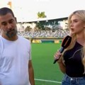 Gde gledaš? Legendarni as ne sme da pogleda prelepu Dariju, kada stane pred njega, on totalno "poblesavi"