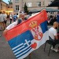 Grkčki navijač među Srbima, prati Orlove 21 godinu, a sada ponudio Jokiću rakiju i masline