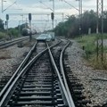 Automobil sleteo na prugu u železničkoj stanici Golubinci,brzo uspostavljen saobraćaj
