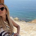 Bogata srpkinja puni 54 godine, a za njenim nogama muškarci uzdišu: Evo kako izgleda tako dobro u šestoj deceniji: Otkrila…