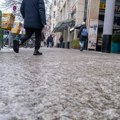 Led okovao Nemačku: Ulice klizave, ljudi sleću vozilima; Mnogo povređenih, hitne službe preopterećene FOTO