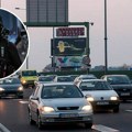 Potera i tuča nasred auto-puta u Beogradu: Gađali "smart" šipkama dok je bežao, procurio zastrašujući snimak (video)