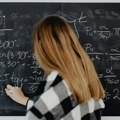 Jaz između dečaka i devojčica u znanju matematike ponovo se povećava