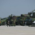 U Batajnici počeo prikaz novih i modernizovanih sredstava Vojske Srbije, prisustvuje i predsednik Vučića