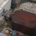 Sektaši oskrnavili srpsko groblje na Kosmetu Otac Srđan: "Na jednom od grobova je izvršena neka vrsta rituala" (video)