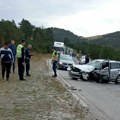 Žestok sudar kamiona i automobila kod Zlatibora: Prednji deo na oba vozila skoro potpuno slupan