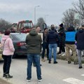 Poljoprivrednici blokirali Ibarsku magistralu u Mrsaću - pet traktora, Jevđenije i Bralovićka blokirali put i traže smenu…