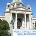 Studenti koji žele da uče i građani obeležavaju 1. maj ispred Skupštine Srbije