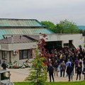 "Samo nas troje je došlo na sahranu" Pevač slomljen od bola nakon ispraćaja glumice na večni počinak