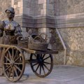 Vlast u Dablinu naredila turistima da ne dodiruju grudi statue Moli Maloun