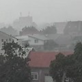 Nevreme "potuklo" komšije Poplavljena dvorišta, bije grad kao pomahnitao! (video)
