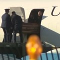 Avion potpredsednika SAD prevezao telo ubijenog Čarlija Kirka