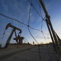 Cena nafte Brent premašila 118 dolara po barelu, gas u Evropi poskupeo za 35 odsto