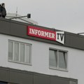 Informer: Na zgradu TV Informer bačena dva topovska udara, povređen snimatelj