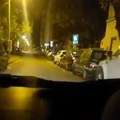 Snimak zgrozio Srbiju: Vozač automobila na Dorćolu snimio par koji se prepustio vrelim strastima nasred ulice: "Postali smo…