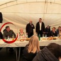 Pogledajte: Vučević za istim stolom u šatoru sa napadačem na snimatelja N1 FOTO