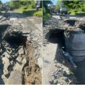Ogromna rupa nasred puta u Kumodraškoj ulici: Iz SSP tvrde da je nestručne radove izvodila firma bliska Srpskoj naprednoj…