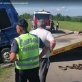 Lančani sudar pet vozila na Ibarskoj magistrali: Četiri osobe povređene, automobili završili u jarku