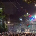 Uživo Protesti u Beogradu, Novom Sadu, Valjevu: Jake policijske snage razdvajaju demonstrante i pristalice SNS kod…