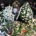 Sahranjen Den Tana - prisutni Dačić, Džajić, Stojković,...