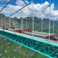 Kineski div: Najviši most na svetu prošao test opterećenja, testiran sa 96 kamiona (foto)