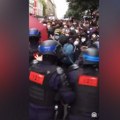 Eu policija u akciji: Pogledajte kako se u Evropskoj uniji postupa sa nasilnim demonstrantima (video)