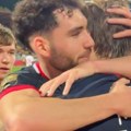 Palo pomirenje fudbalera Zvezde, ušli u verbalni sukob, pa se izljubili posle gola!