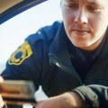 Vic dana: Zaustavlja policajac plavušu koja je mrtva pijana...