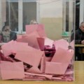 Na ponovljenim izborima na jednom biračkom mestu u Sečnju najviše glasova listi SNS-a