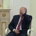 (Video) Poniženje veka za Putina, ovo mu se nikad nije desilo! Gost mu usred Kremlja očitao "bukvicu": Ruski predsednik se…