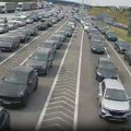 Slike sa granica! Srbi krenuli na more pa zaglavljeni u kolonama: Opet kolaps na Evzoniju, Preševu, Bajakovu