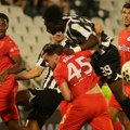 Partizan sa igračem manje poražen u Humskoj: IMT pobedom nad crno-belima postao lider Superlige