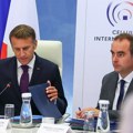 Makronu podrška pala na 16 odsto, Lekorniju podržava samo 20 odsto Francuza
