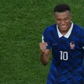 Italija nastavila da "tone", Francuska nadigrala Tursku na Zidanovom debiju, Embape dao gol pa se povredio