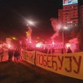 "Studenti pobeđuju“ i "Gotov je“ na Novom Beogradu: Građani se okupili, usledila i bakljada VIDEO