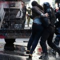 Eskalacija protesta u Albaniji: Sukobi demonstranata i policije u Tirani, korišćeni suzavac i vodeni topovi
