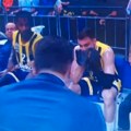 Itudis pobesneo zbog Srbina! Trener Fenera psovao Gudurića na srpskom jeziku, pa ga izveo iz igre! (video)