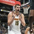 (Video/foto) Jokić i povređen nesalomljiv Istorijski tripl-dabl našeg košarkaša; Denver gubio 20 razlike, a onda preokret