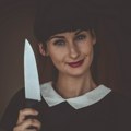 Određen pritvor osumnjičenoj da je nožem pokušala da ubije ženu u Novom Sadu
