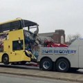 Strašan sudar dva autobusa: Veliki broj ljudi u bolnici, devet kola Hitne pomoći i helikopter na licu mesta! (VIDEO)